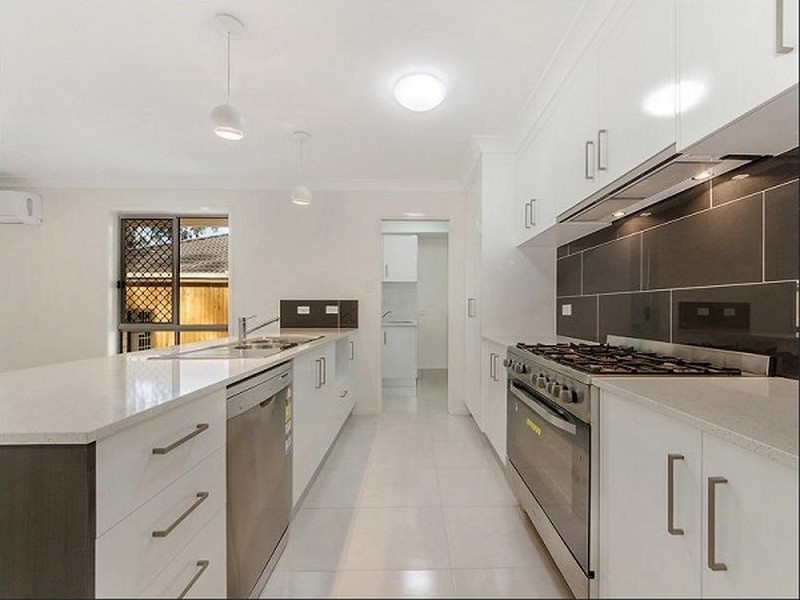 18 Python Street, Dakabin QLD 4503