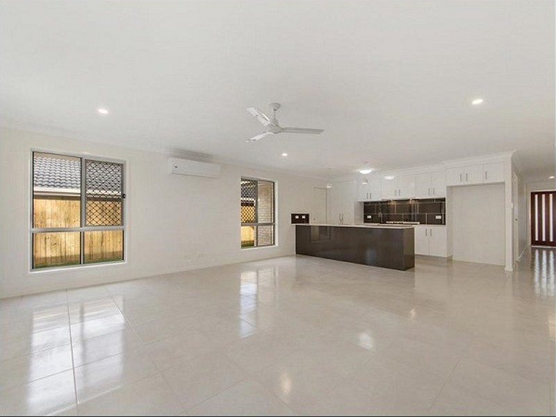 18 Python Street, Dakabin QLD 4503