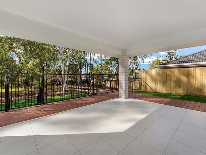 18 Python Street, Dakabin QLD 4503