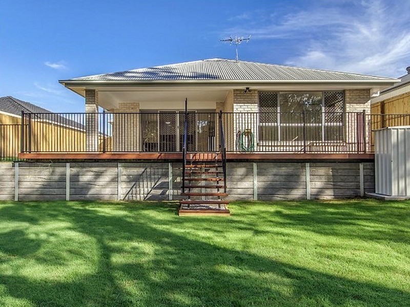 18 Python Street, Dakabin QLD 4503