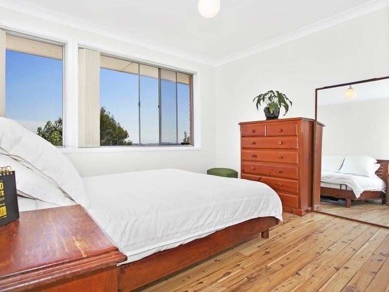 53 Iola Avenue, Farmborough Heights NSW 2526