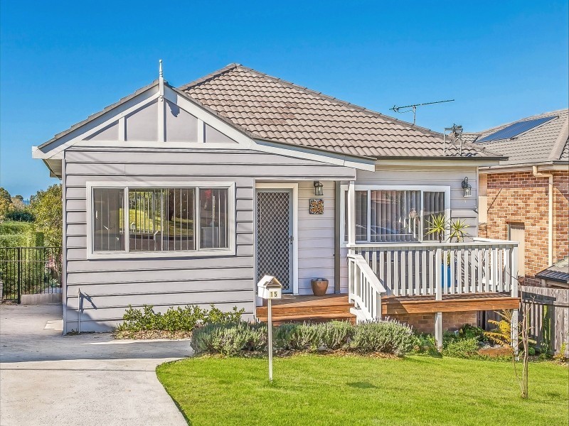 15 Hill Street, Coniston NSW 2500