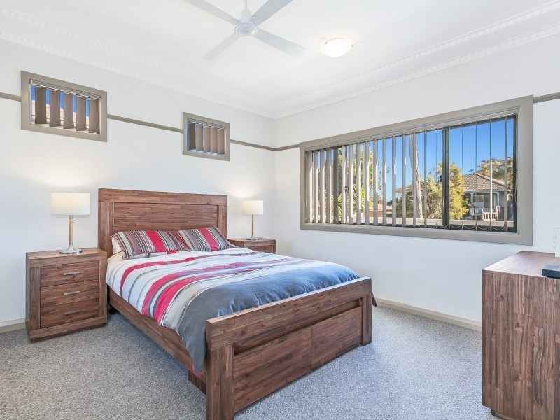 15 Hill Street, Coniston NSW 2500