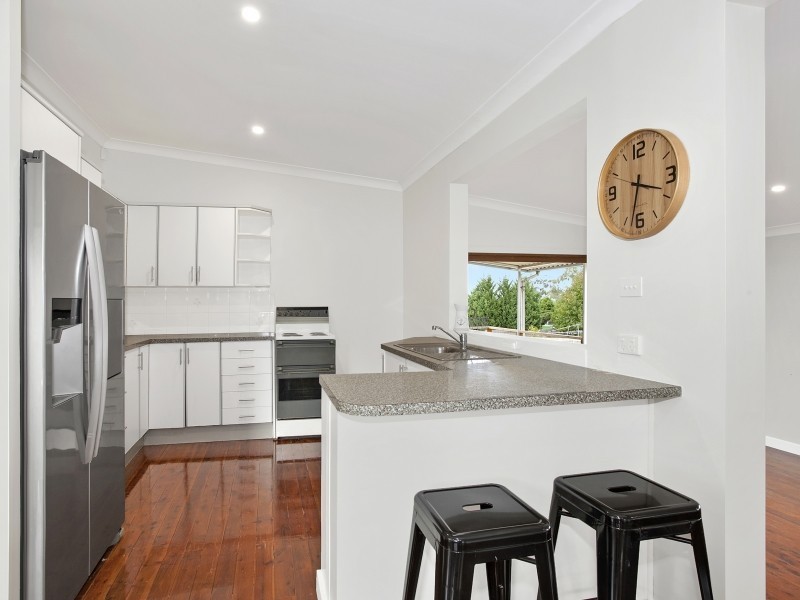 1 Gerard Avenue, Farmborough Heights NSW 2526