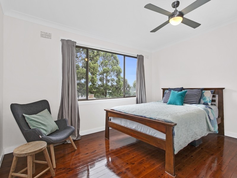 1 Gerard Avenue, Farmborough Heights NSW 2526