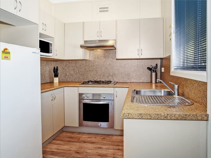 66 Albert Street, Unanderra NSW 2526