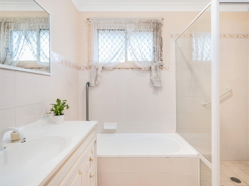 2/49 Balgownie Road, Balgownie NSW 2519