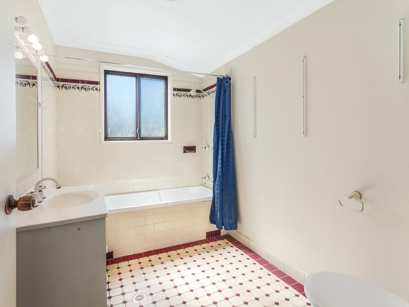 7 Carcoola Street, Mount Keira NSW 2500