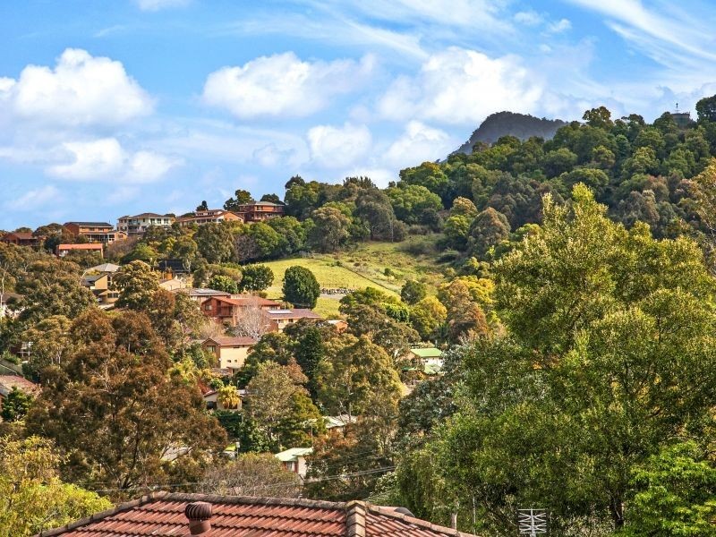 50 Yates Avenue, Mount Keira NSW 2500