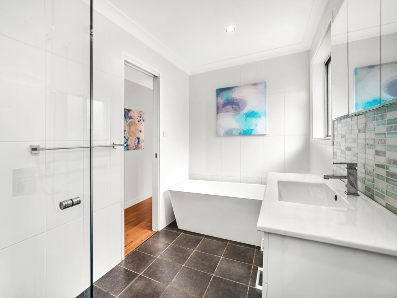 11 Jalna Avenue, Figtree NSW 2525