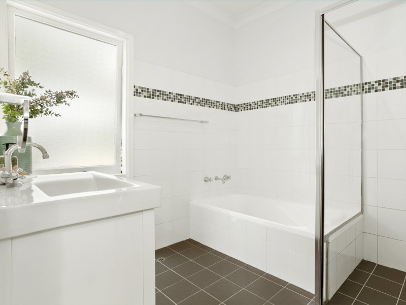 56 Garden Avenue, Figtree NSW 2525