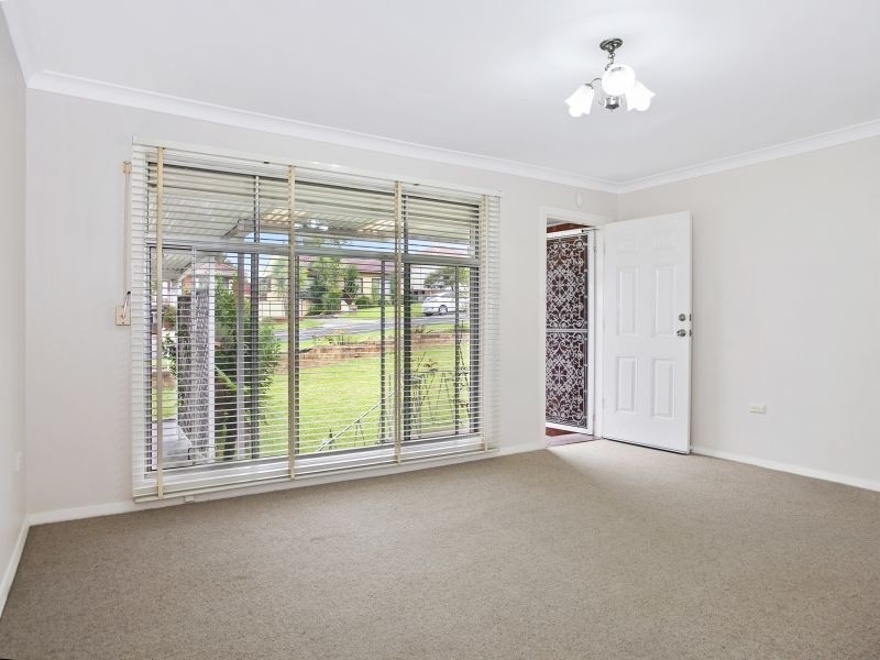 52 Cummins Street, Unanderra NSW 2526