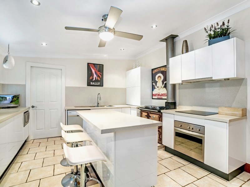 1 Kirkwood Place, Mount Kembla NSW 2526