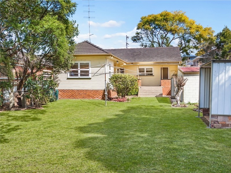 15 Karbo Street, Figtree NSW 2525