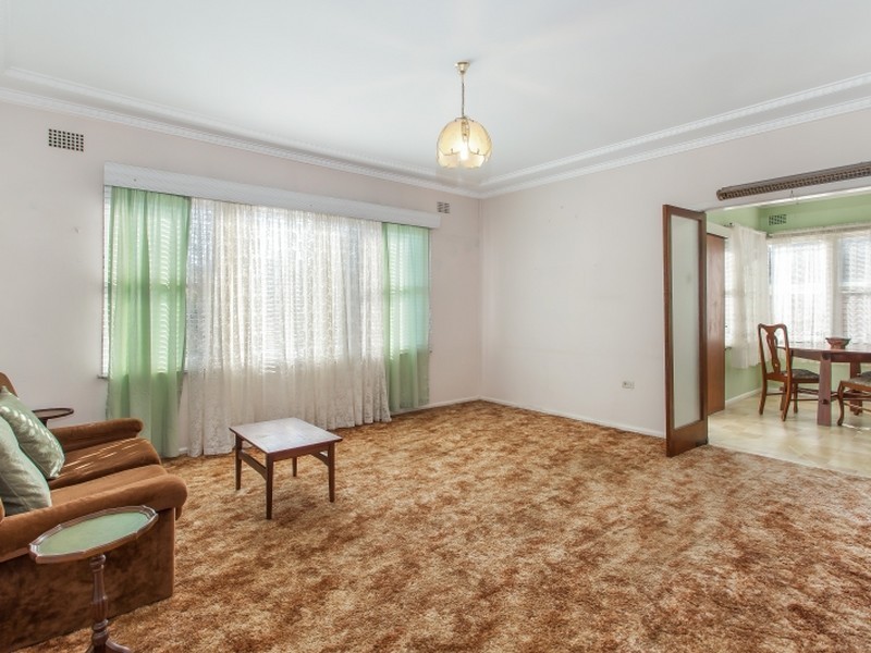 11 Bukari Street, West Wollongong NSW 2500