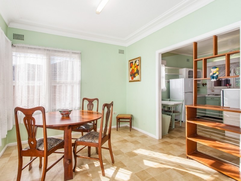11 Bukari Street, West Wollongong NSW 2500