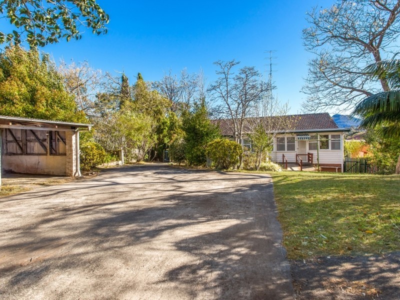 11 Bukari Street, West Wollongong NSW 2500
