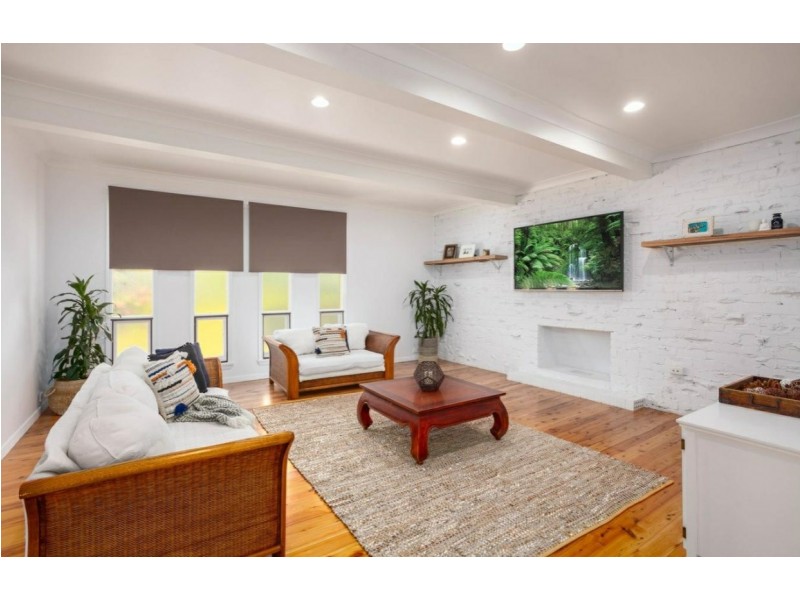 102 Bellevue Road, Figtree NSW 2525