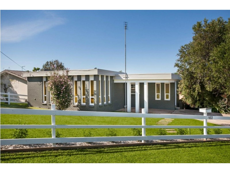 102 Bellevue Road, Figtree NSW 2525