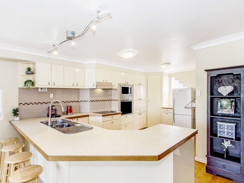 11 Morandoo Avenue, Mount Keira NSW 2500