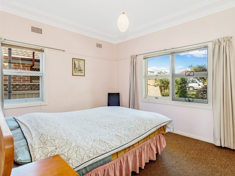 15 Karbo Street, Figtree NSW 2525