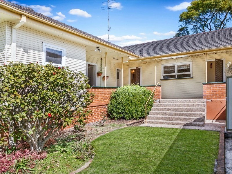 15 Karbo Street, Figtree NSW 2525