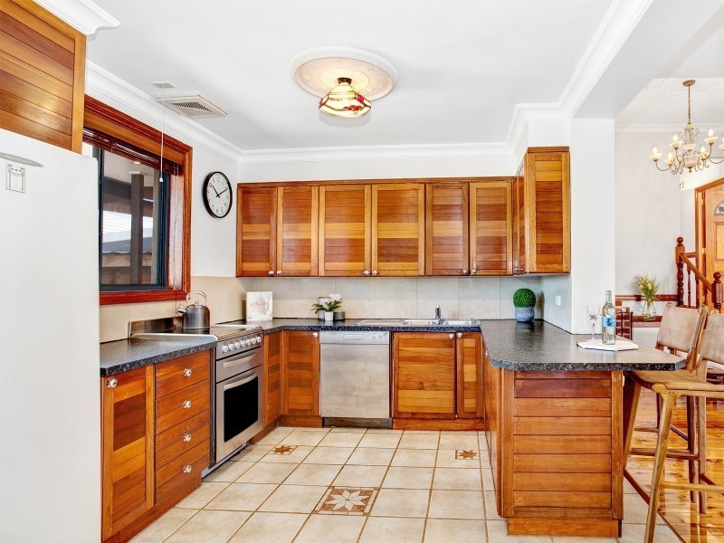 1 Karbo street, Figtree NSW 2525