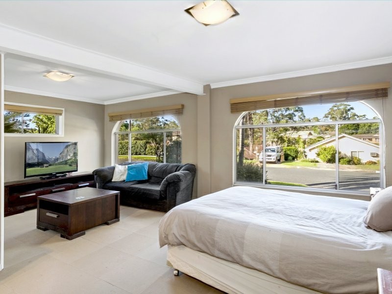 6 Loch Lomond Avenue, Farmborough Heights NSW 2526