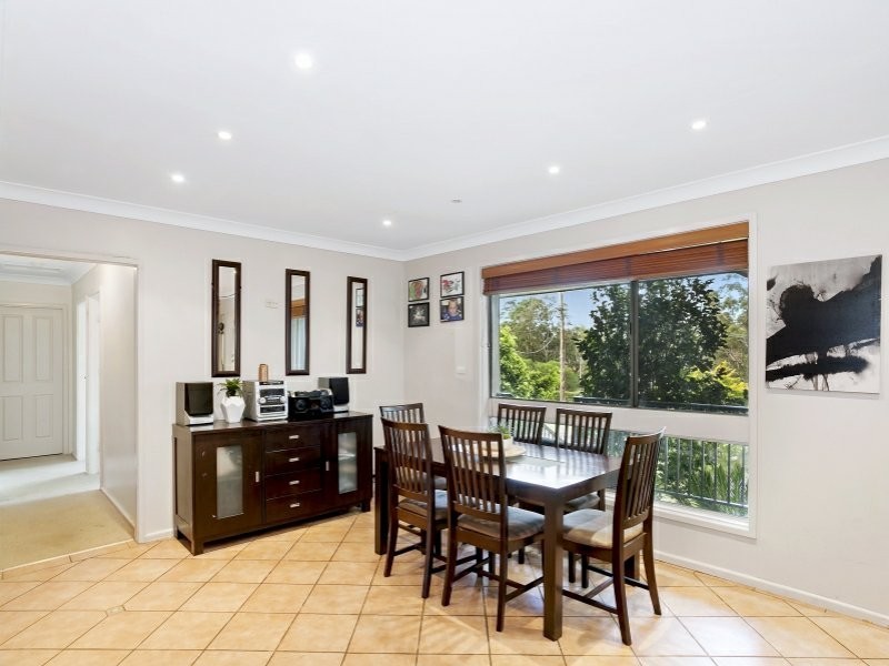 6 Loch Lomond Avenue, Farmborough Heights NSW 2526