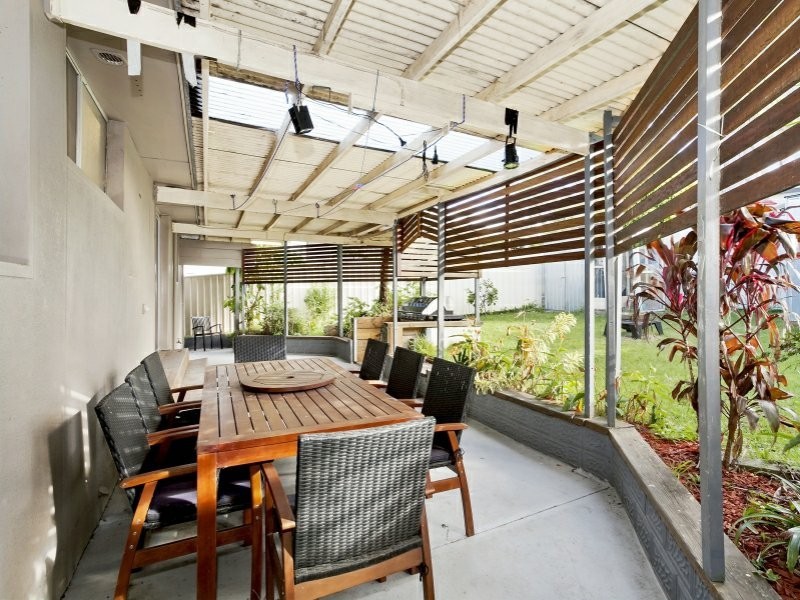 6 Loch Lomond Avenue, Farmborough Heights NSW 2526