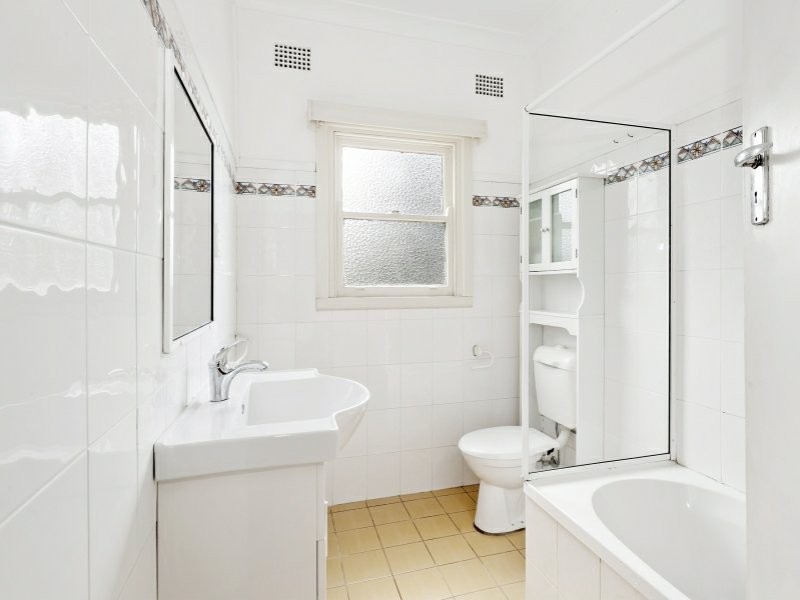 76 Farmborough Road, Unanderra NSW 2526