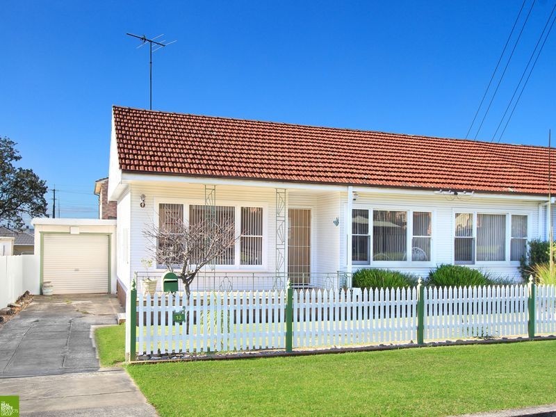 13 Mackie Street, Coniston NSW 2500