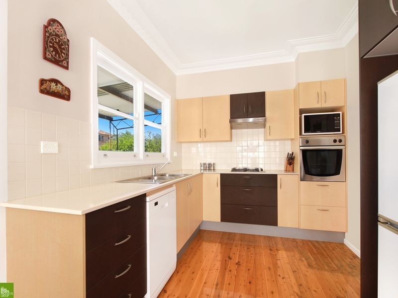 13 Mackie Street, Coniston NSW 2500