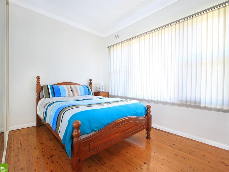 13 Mackie Street, Coniston NSW 2500