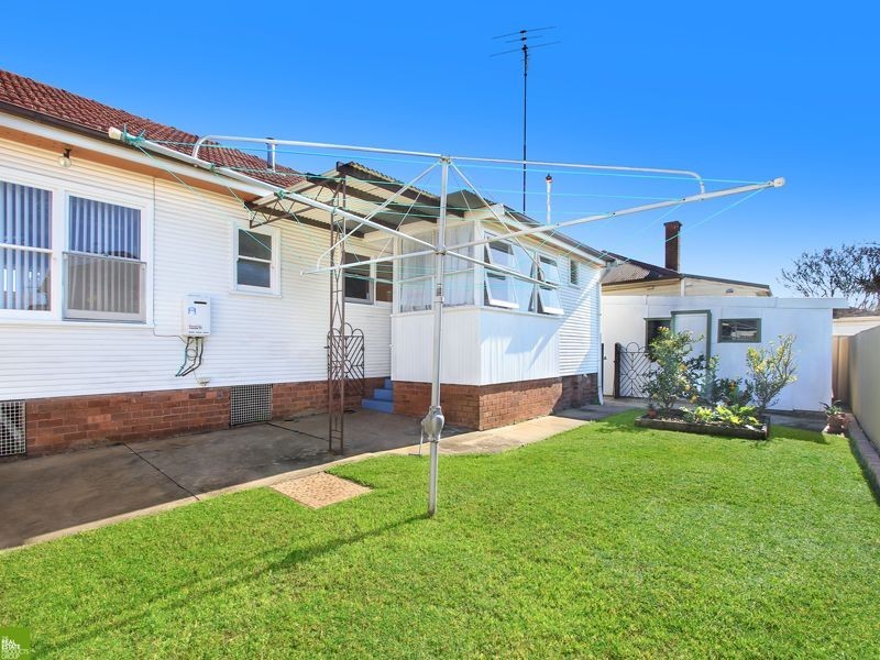 13 Mackie Street, Coniston NSW 2500