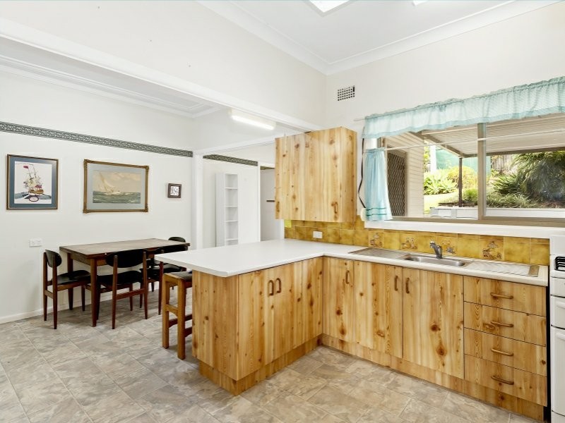 10 Karbo Street, Figtree NSW 2525