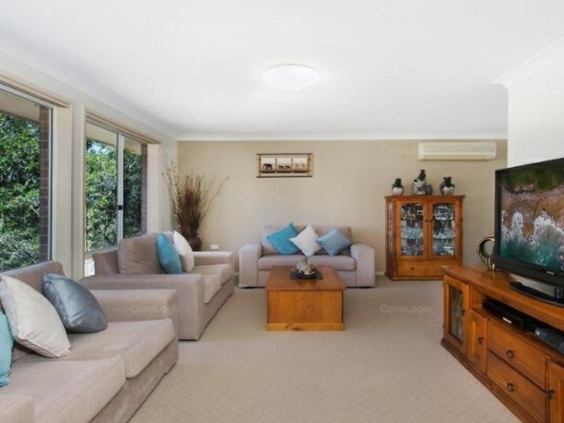 24 Poplar Avenue, Unanderra NSW 2526