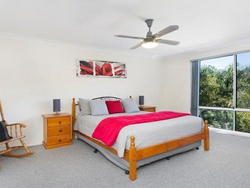 24 Poplar Avenue, Unanderra NSW 2526