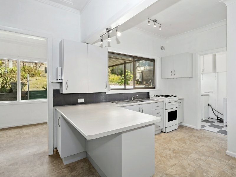 10 Karbo Street, Figtree NSW 2525