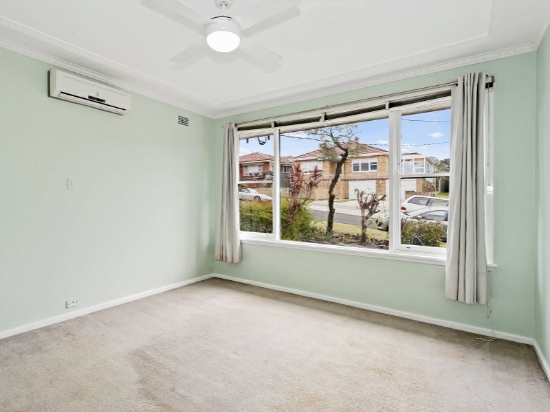 1 St George Avenue, Figtree NSW 2525
