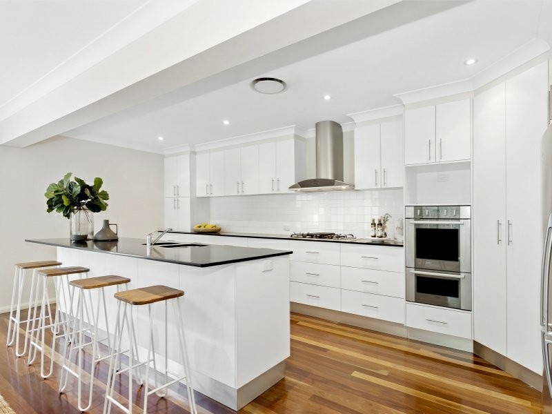 18 Woodlands Place, Figtree NSW 2525