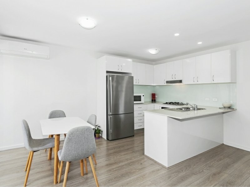 8/301 Princes Highway, Albion Park Rail NSW 2527