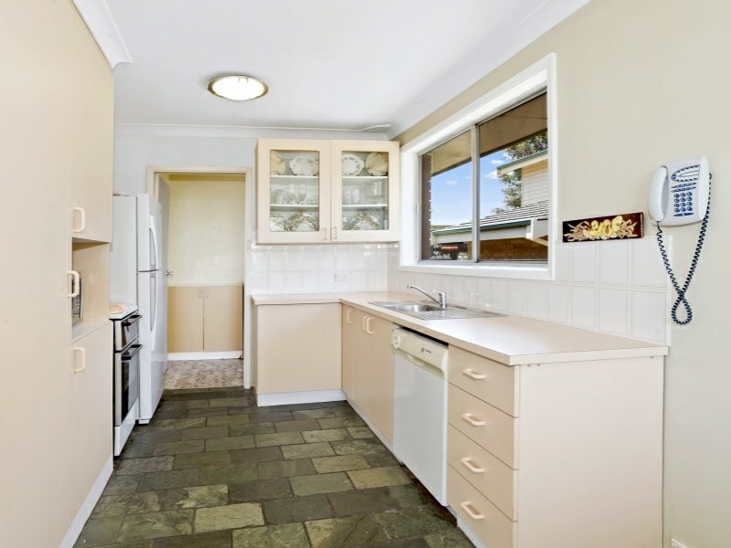 94 Beatus Street, Unanderra NSW 2526