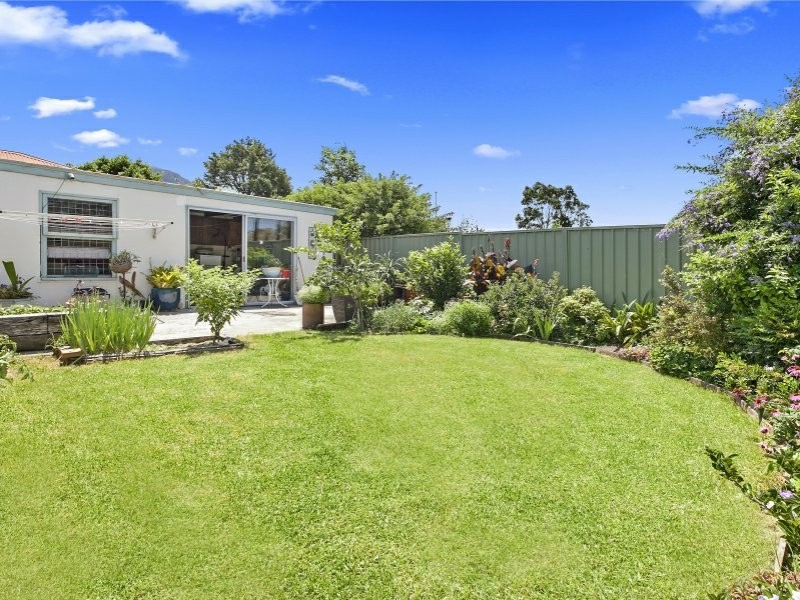 94 Beatus Street, Unanderra NSW 2526