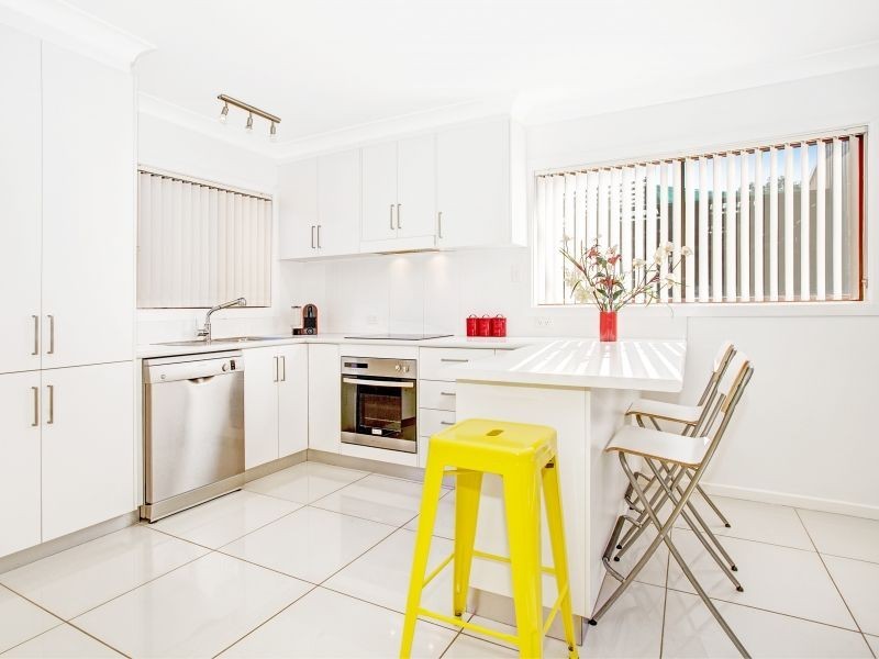 10 Stanley Avenue, Farmborough Heights NSW 2526