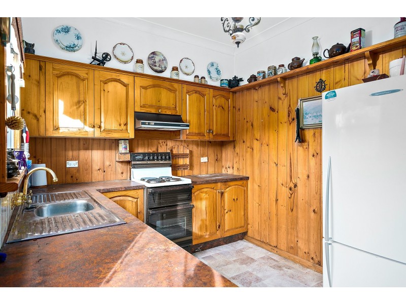 8 Therry Street, West Wollongong NSW 2500