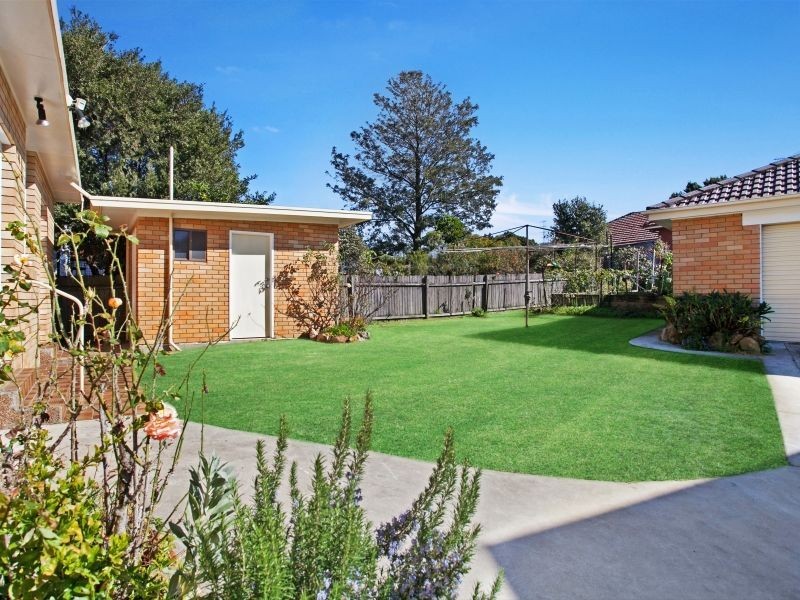43 Stanleigh Crescent, West Wollongong NSW 2500
