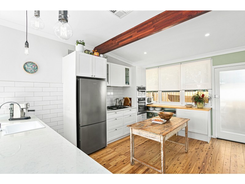 11 Bukari Street, West Wollongong NSW 2500