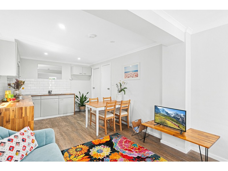 11 Bukari Street, West Wollongong NSW 2500