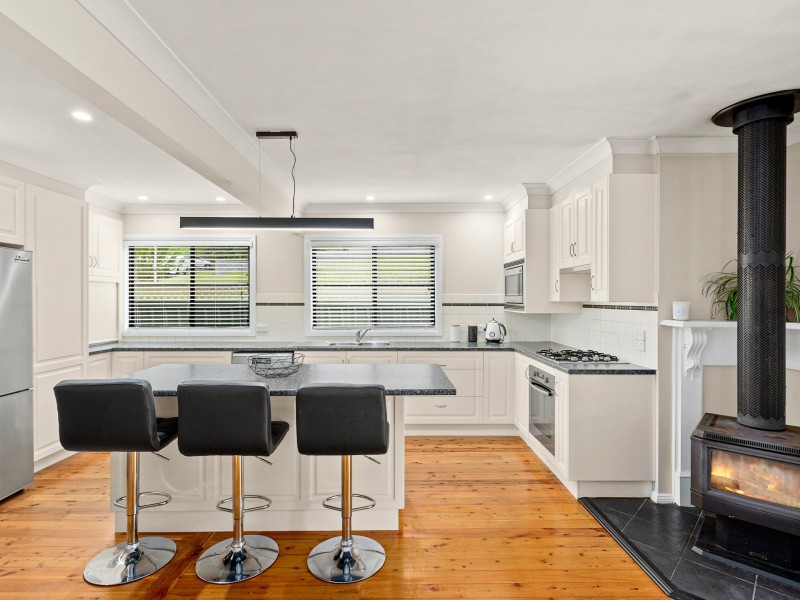 13 Lara Place, Mount Keira NSW 2500